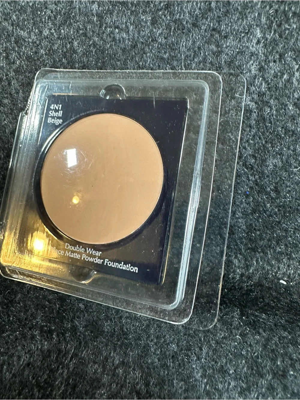 Estée Lauder Double Wear Stay-in-Place Matte Powder Foundation 4N1 Shell Beige